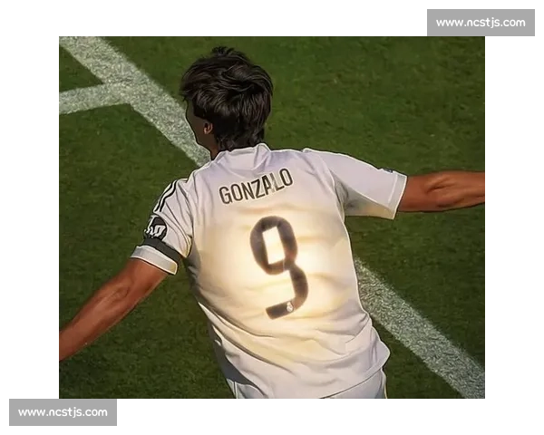 B 费晒照庆子五岁生日 贡萨洛身披皇马 5 号球衣引热议